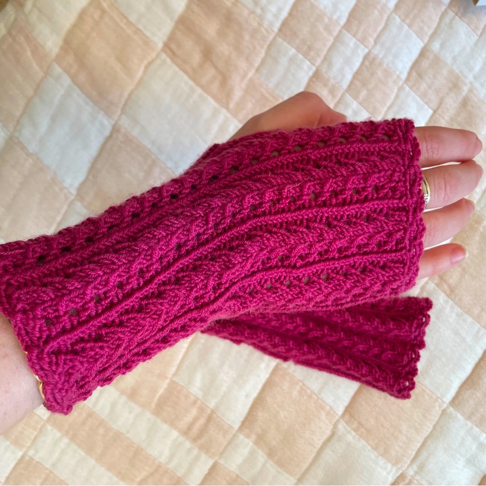 NEW Handmade Knitted Fingerless Gloves, Pink/Purple‎
